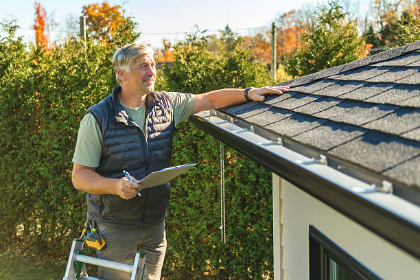 Professional Roofing technician working in Draper, VA